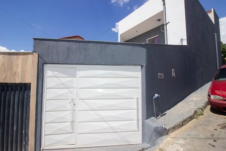 Casa à venda com 120m², 3 quartos e 2 vagasFachada