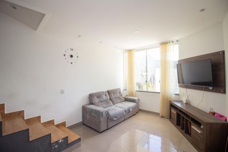 Sala de casa à venda com 3 quartos, 120m² em Tropical, Contagem