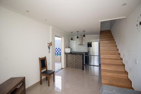 Casa à venda com 120m², 3 quartos e 2 vagasSala