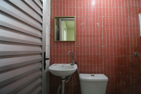 Banheiro de kitnet/studio para alugar com 1 quarto, 28m² em Recreio, Rio de Janeiro