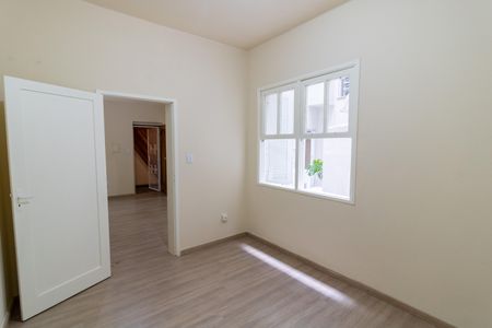 Quarto 1 de apartamento para alugar com 2 quartos, 46m² em Santana, Porto Alegre