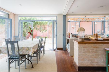 Casa à venda com 5 quartos, 600m² em Jardim Cordeiro, São Paulo