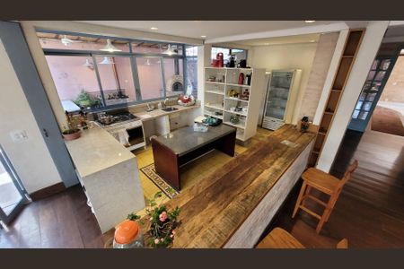 Casa à venda com 5 quartos, 600m² em Jardim Cordeiro, São Paulo