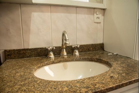 Apartamento à venda com 72m², 3 quartos e 2 vagasBanheiro da Suíte