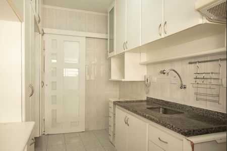 Apartamento à venda com 72m², 3 quartos e 2 vagasCozinha