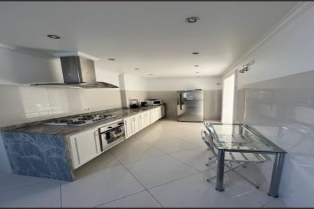 Apartamento para alugar com 4 quartos, 298m² em República, São Paulo