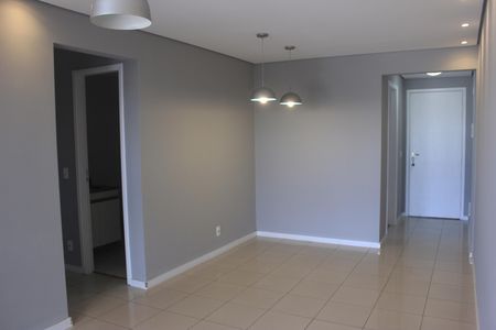 Sala de apartamento para alugar com 3 quartos, 75m² em Vila Augusta, Guarulhos