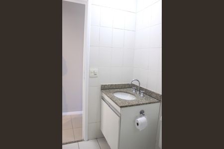 Apartamento para alugar com 75m², 3 quartos e 2 vagasBanheiro social 