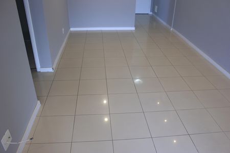 Sala  de apartamento para alugar com 3 quartos, 75m² em Vila Augusta, Guarulhos
