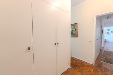 Apartamento à venda com 139m², 2 quartos e 2 vagas Apartamento à venda com 139m², 2 quartos e 2 vagasCloset da suíte 1