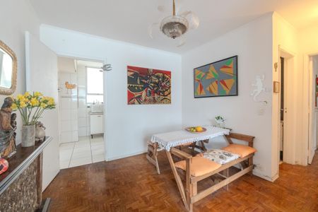 Apartamento à venda com 139m², 2 quartos e 2 vagas Apartamento à venda com 139m², 2 quartos e 2 vagasSala