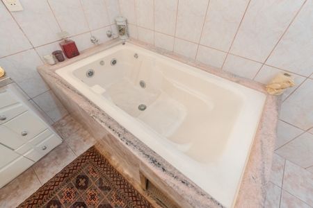 Apartamento à venda com 139m², 2 quartos e 2 vagas Apartamento à venda com 139m², 2 quartos e 2 vagasBanheiro da Suíte 1