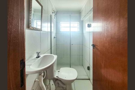 Banheiro de kitnet/studio para alugar com 1 quarto, 35m² em Vila Dalva, São Paulo