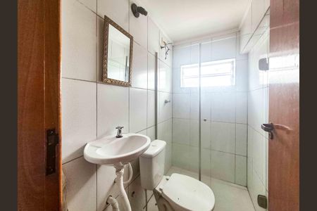 Banheiro de kitnet/studio para alugar com 1 quarto, 35m² em Vila Dalva, São Paulo