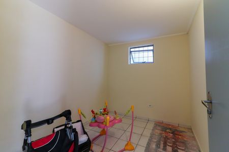 Quarto 1 de apartamento para alugar com 2 quartos, 43m² em Vila Dalva, São Paulo