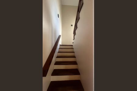 Casa à venda com 242m², 3 quartos e 2 vagas