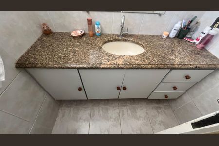 Casa à venda com 242m², 3 quartos e 2 vagas