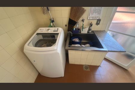 Casa à venda com 242m², 3 quartos e 2 vagas