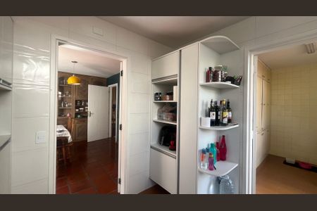 Casa à venda com 242m², 3 quartos e 2 vagas