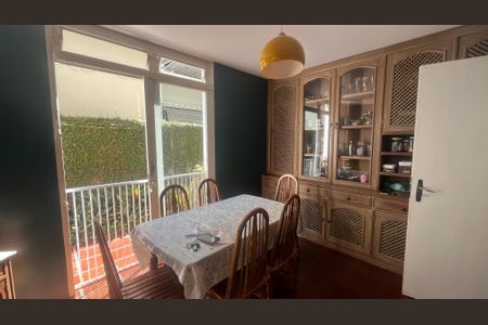 Casa à venda com 242m², 3 quartos e 2 vagas