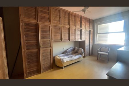 Casa à venda com 242m², 3 quartos e 2 vagas