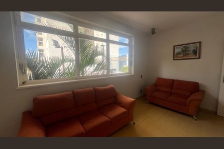 Casa à venda com 242m², 3 quartos e 2 vagas