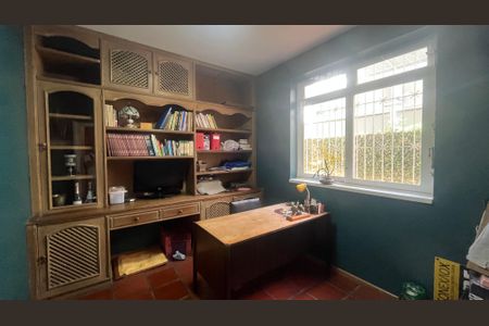 Casa à venda com 242m², 3 quartos e 2 vagas