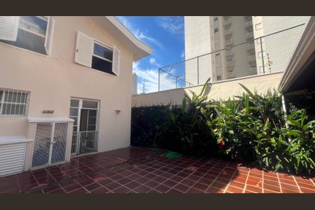 Casa à venda com 242m², 3 quartos e 2 vagas
