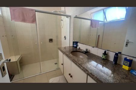 Casa à venda com 242m², 3 quartos e 2 vagas