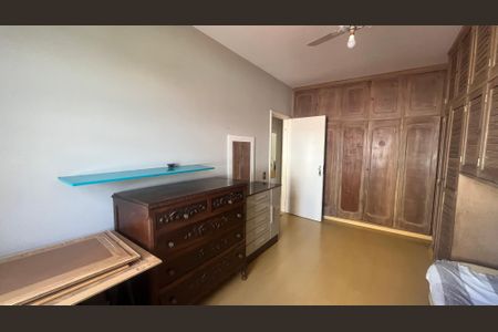 Casa à venda com 242m², 3 quartos e 2 vagas