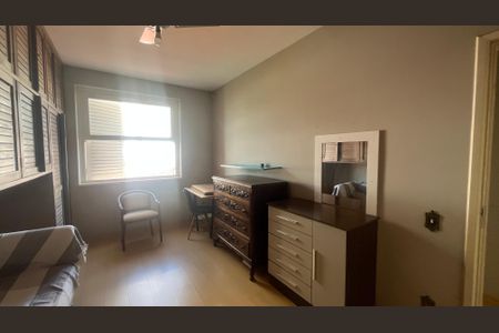 Casa à venda com 242m², 3 quartos e 2 vagas