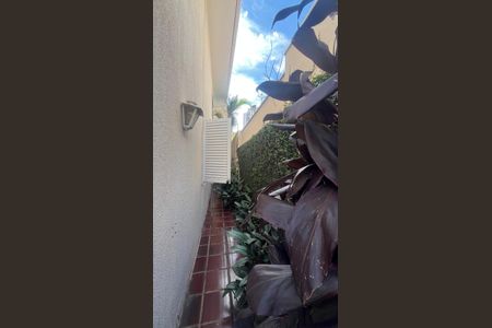 Casa à venda com 242m², 3 quartos e 2 vagas