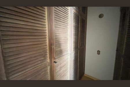 Casa à venda com 242m², 3 quartos e 2 vagas