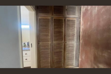 Casa à venda com 242m², 3 quartos e 2 vagas