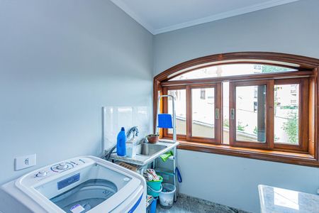 Casa para alugar com 450m², 4 quartos e 8 vagasÁrea de serviço 1