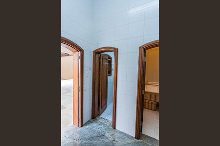 Casa para alugar com 450m², 4 quartos e 8 vagasÁrea de serviço 2