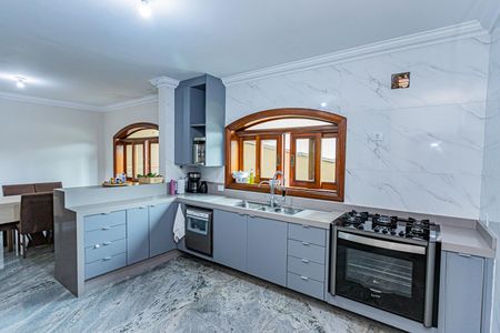 Casa para alugar com 450m², 4 quartos e 8 vagasCozinha