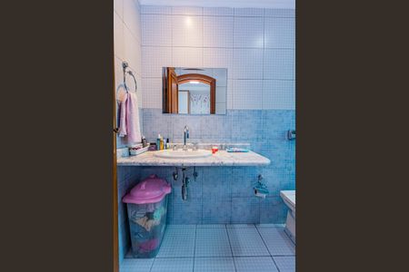 Casa para alugar com 450m², 4 quartos e 8 vagasBanheiro suite 1