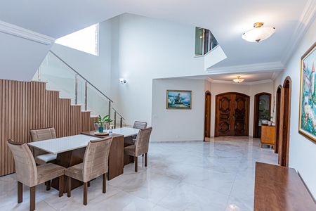 Casa para alugar com 450m², 4 quartos e 8 vagasSala jantar