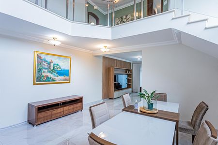 Casa para alugar com 450m², 4 quartos e 8 vagasSala jantar