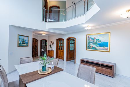 Casa para alugar com 450m², 4 quartos e 8 vagasSala jantar