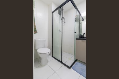 Banheiro de apartamento para alugar com 1 quarto, 27m² em Conjunto Residencial José Bonifácio, São Paulo