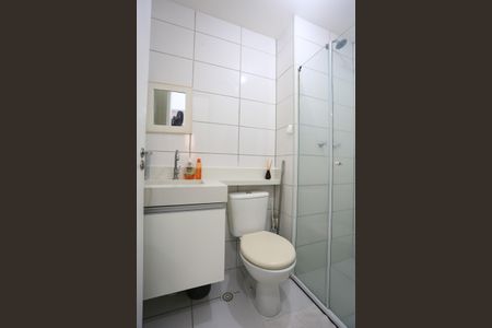 Banheiro de apartamento para alugar com 2 quartos, 47m² em Vila Plana, São Paulo