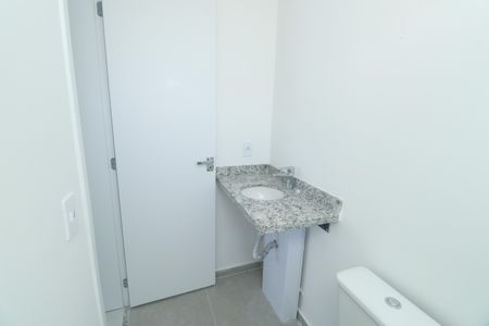 Apartamento à venda com 58m², 2 quartos e 2 vagasBanheiro da Suíte