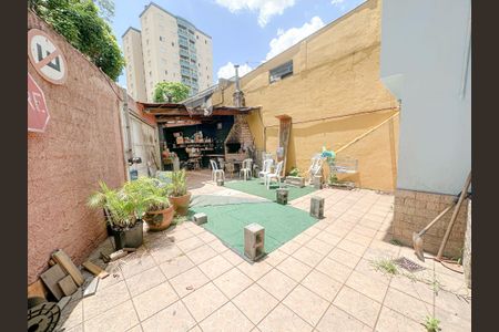 Casa para alugar com 163m², 2 quartos e 3 vagas Casa para alugar com 163m², 2 quartos e 3 vagasQuintal