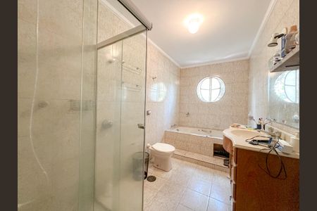 Casa para alugar com 163m², 2 quartos e 3 vagas Casa para alugar com 163m², 2 quartos e 3 vagasBanheiro Suíte 1