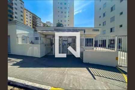 Apartamento para alugar com 55m², 2 quartos e 1 vaga Apartamento para alugar com 55m², 2 quartos e 1 vagaFachada