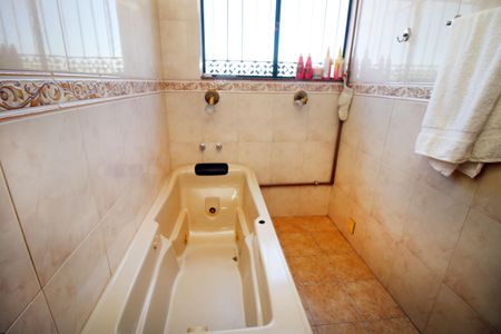 Casa para alugar com 251m², 4 quartos e 1 vagaBanheiro da Suíte 1