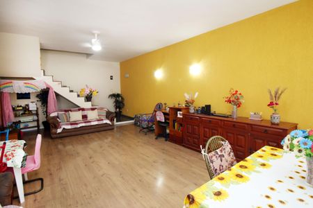 Sala de casa para alugar com 4 quartos, 251m² em Irajá, Rio de Janeiro