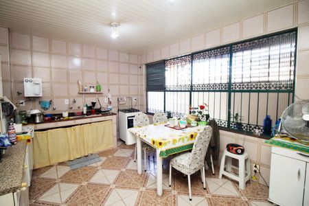 Casa para alugar com 251m², 4 quartos e 1 vagaCozinha